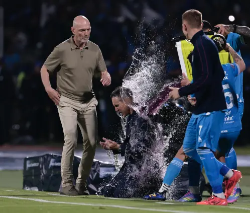 Vicente Sánchez llora al ganar la Concachampions con Cruz Azul: ¿se va? (Foto: Daniel Gámez / POSTA Deportes) Vicente Sánchez llora al ganar la Concachampions con Cruz Azul: ¿se va? (Foto: Daniel Gámez / POSTA Deportes)