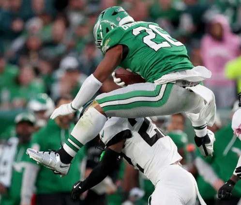 Saquon Barkley desafía la maldición de Madden con la portada 2026 (Photo by Elsa/Getty Images) Saquon Barkley desafía la maldición de Madden con la portada 2026 (Photo by Elsa/Getty Images)