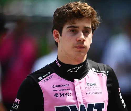 Franco Colapinto enfrenta elogios y críticas en F1 desde su regreso al automovilismo con Alpine. Franco Colapinto enfrenta elogios y críticas en F1 desde su regreso al automovilismo con Alpine.