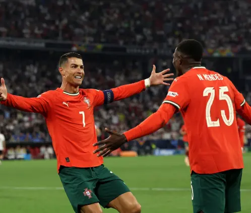 Cristiano Ronaldo mete a Portugal en la final de Nations League. (Photo by Alexander Hassenstein/Getty Images) Cristiano Ronaldo mete a Portugal en la final de Nations League. (Photo by Alexander Hassenstein/Getty Images)
