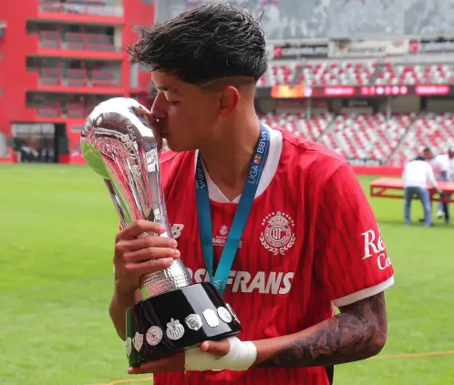 Oswaldo Virgen sigue a la espera para debutar en Primera. @tolucafc_fb Oswaldo Virgen sigue a la espera para debutar en Primera. @tolucafc_fb