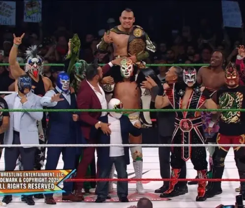 La primera edición de Worlds Collide tuvo una audiencia de 3.2 millones de espectadores a nivel mundial a través de YouTube. @WWE La primera edición de Worlds Collide tuvo una audiencia de 3.2 millones de espectadores a nivel mundial a través de YouTube. @WWE