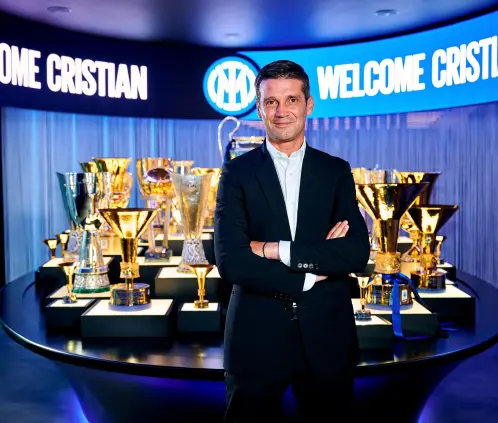 Christian Chivu hará su debut como técnico del Inter de Milan enfrentando a Rayados en el Mundial de Clubes. @Inter Christian Chivu hará su debut como técnico del Inter de Milan enfrentando a Rayados en el Mundial de Clubes. @Inter
