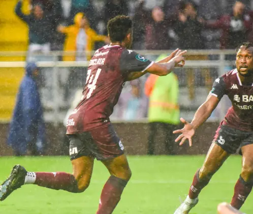 La directiva del Saprissa negó rotundamente que Cemex se convierta en nuevo dueño del club tico. @SaprissaOficial La directiva del Saprissa negó rotundamente que Cemex se convierta en nuevo dueño del club tico. @SaprissaOficial