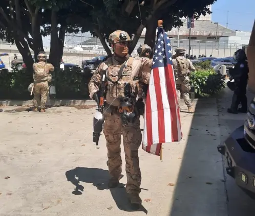 Los agentes del ICE y CBP fungirán como seguridad en el arranque del Mundial de Clubes, y detendrán a cualquier aficionado que no tenga documentos en regla sobre su estancia en los Estados Unidos. @CBP Los agentes del ICE y CBP fungirán como seguridad en el arranque del Mundial de Clubes, y detendrán a cualquier aficionado que no tenga documentos en regla sobre su estancia en los Estados Unidos. @CBP