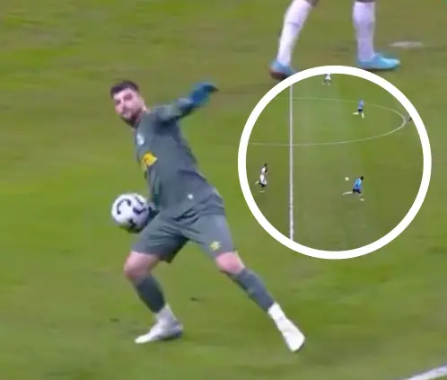VIDEO | Tiago Volpi dio un pase de media cancha con la mano y terminó en gol (Foto: Captura transmisión Premiere)