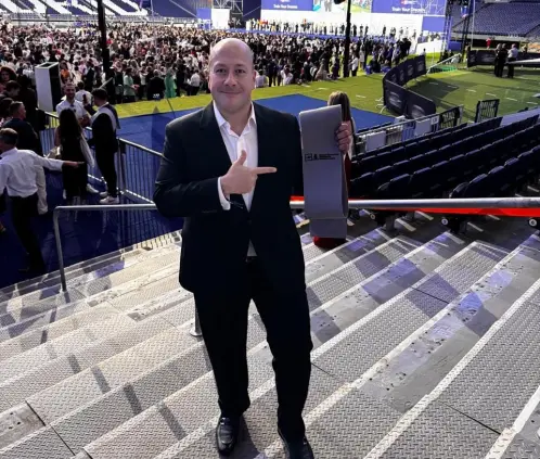 Enrique Alfaro se graduó como Máster en Dirección de Fútbol en la Universidad del Real Madrid. @EnriqueAlfaroR Enrique Alfaro se graduó como Máster en Dirección de Fútbol en la Universidad del Real Madrid. @EnriqueAlfaroR