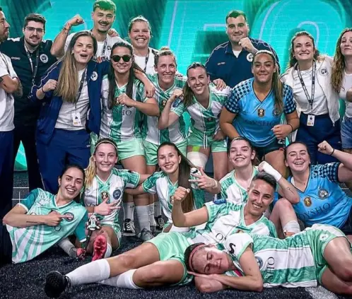 Las Troncas conquistaron la Finalissima de la Queens League al vencer al Peluche Caligari de México. @LosTroncosFC_