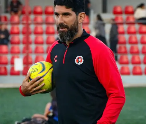 El Loco Abreu tendrá que dejar la pretemporada de Xolos para trabajar como comentarista deportivo en el Mundial de Clubes. @guaridaxoloitzcuintle El Loco Abreu tendrá que dejar la pretemporada de Xolos para trabajar como comentarista deportivo en el Mundial de Clubes. @guaridaxoloitzcuintle
