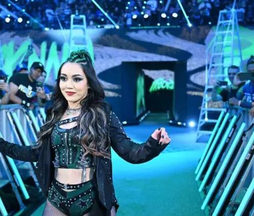 Roxanne Pérez volvió a ser víctima de amenazas de un fanático, el cual la estaría acosando @roxanne_wwe Roxanne Pérez volvió a ser víctima de amenazas de un fanático, el cual la estaría acosando @roxanne_wwe
