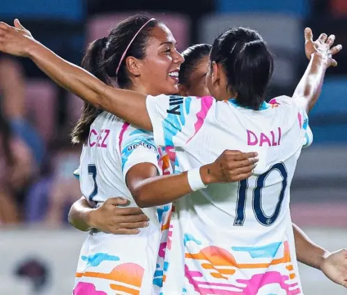 María Sánchez marcó el tercer gol del San Diego Wave en el triunfo 3-2 sobre Houston Dash, en lo que habría sido su despedida de Estados Unidos antes de sumarse a Tigres Femenil. @sandiegowavefc María Sánchez marcó el tercer gol del San Diego Wave en el triunfo 3-2 sobre Houston Dash, en lo que habría sido su despedida de Estados Unidos antes de sumarse a Tigres Femenil. @sandiegowavefc