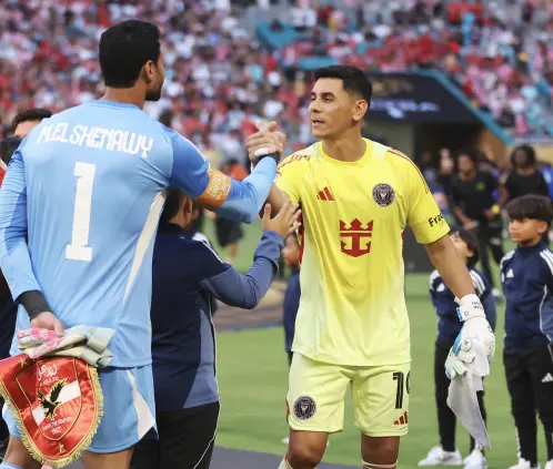 Óscar Ustari se convierte en el primer MVP en el Mundial de Clubes Óscar Ustari se convierte en el primer MVP en el Mundial de Clubes