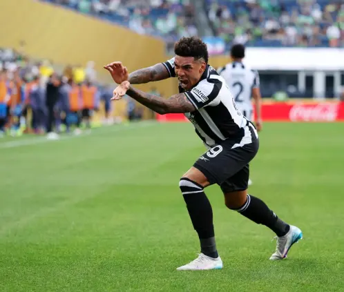 El Botafogo sacó el Ki para llevarse los tres primeros puntos (Getty images) El Botafogo sacó el Ki para llevarse los tres primeros puntos (Getty images)