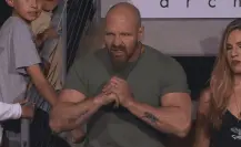 Jon Moxley es demandado por atacar a un ex empleado de AEW antes del Grand Slam México