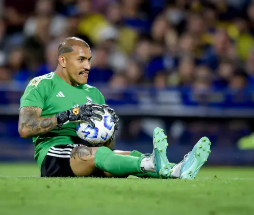 Toluca va por su Nahuel Guzmán para el Apertura 2025 de la Liga MX (Photo by Marcelo Endelli/Getty Images) Toluca va por su Nahuel Guzmán para el Apertura 2025 de la Liga MX (Photo by Marcelo Endelli/Getty Images)