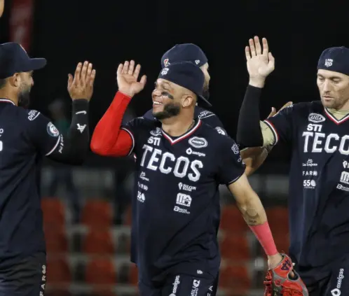 Tecos se lleva su 8º triunfo consecutivo ante los melenudos. Tecos se lleva su 8º triunfo consecutivo ante los melenudos.