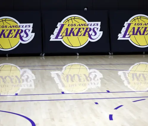 Este es el récord que impuso Lakers de la NBA tras ser vendidos en 2025 (Photo by Ronald Martinez/Getty Images) Este es el récord que impuso Lakers de la NBA tras ser vendidos en 2025 (Photo by Ronald Martinez/Getty Images)