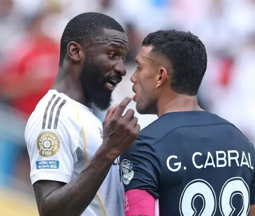 ¡Terminó caliente! Gustavo Cabral y Antonio Rüdiger se encaran tras el Real Madrid vs Pachuca (Photo by Richard Pelham/Getty Images) ¡Terminó caliente! Gustavo Cabral y Antonio Rüdiger se encaran tras el Real Madrid vs Pachuca (Photo by Richard Pelham/Getty Images)