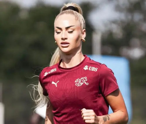 Suiza de Alisha Lehmann cae 7-1 ante juveniles antes de la Euro (alishalehmann7 Instagram) Suiza de Alisha Lehmann cae 7-1 ante juveniles antes de la Euro (alishalehmann7 Instagram)