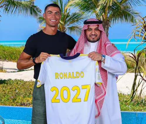 Cristiano Ronaldo renueva con Al Nassr por dos años más (AlNassrFC_EN X) Cristiano Ronaldo renueva con Al Nassr por dos años más (AlNassrFC_EN X)