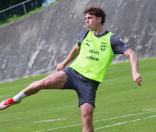 Finlay Robertson volvió al Dundee FC después de que Rayados descartará registrarlo para los Octavos de Final del Mundial de Clubes. @DundeeFC Finlay Robertson volvió al Dundee FC después de que Rayados descartará registrarlo para los Octavos de Final del Mundial de Clubes. @DundeeFC