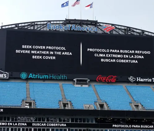 La lluvia interrumpió el juego en Charlotte (Getty images)