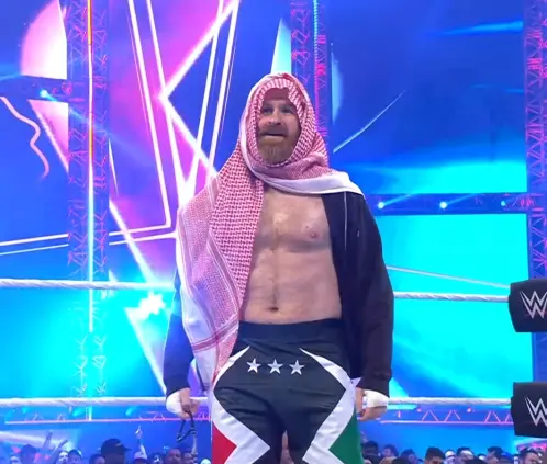 Sami Zayn se presentó en Night of Champions protestando por Palestina. @WWE Sami Zayn se presentó en Night of Champions protestando por Palestina. @WWE