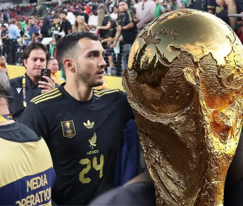 ¿Estará para el Mundial 2026? Luis Chávez rompe el silencio (Photo by Ian Maule/Getty Images) ¿Estará para el Mundial 2026? Luis Chávez rompe el silencio (Photo by Ian Maule/Getty Images)