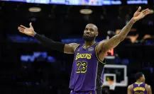LeBron James ejerce su millonaria opción y se queda con los Lakers