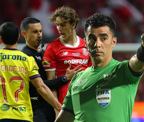 FMF anuncia cambios al reglamento de la Liga MX para capitanes, porteros y los penales (Photo by Azael Rodriguez/Getty Images) FMF anuncia cambios al reglamento de la Liga MX para capitanes, porteros y los penales (Photo by Azael Rodriguez/Getty Images)