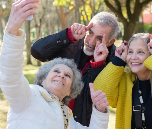 Personas de la tercera edad. Canva images. Personas de la tercera edad. Canva images.