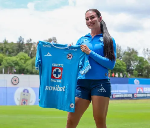 Leighanne Robe, ex jugadora del Liverpool y la Selección Inglesa, se sumó al Cruz Azul Femenil para el Apertura 2025. @AzulFemenil Leighanne Robe, ex jugadora del Liverpool y la Selección Inglesa, se sumó al Cruz Azul Femenil para el Apertura 2025. @AzulFemenil