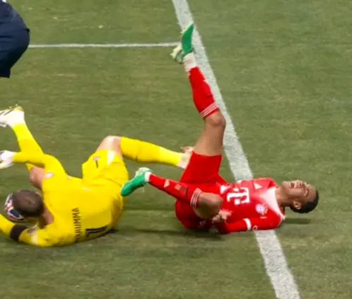 Jamal Musiala tuvo que abandonar el Bayern Munich vs PSG. @DAZN Jamal Musiala tuvo que abandonar el Bayern Munich vs PSG. @DAZN