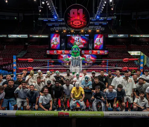 Jugadores del Leganés disfrutan de la Lucha Libre del CMLL en la Arena México (Foto: @CDLeganes X) Jugadores del Leganés disfrutan de la Lucha Libre del CMLL en la Arena México (Foto: @CDLeganes X)