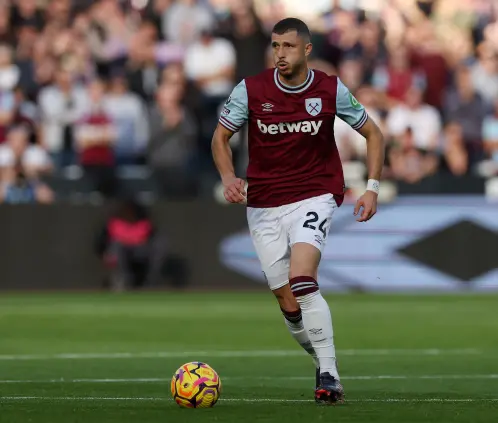 Guido Rodríguez estaría negociando con el West Ham de Inglaterra el traspaso de Guido Rodríguez. Getty Images Guido Rodríguez estaría negociando con el West Ham de Inglaterra el traspaso de Guido Rodríguez. Getty Images