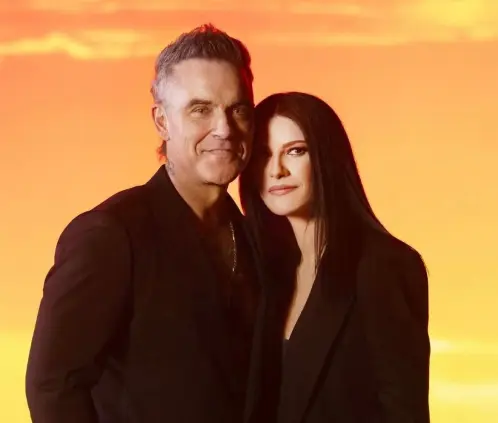 Robbie Williams y Laura Pausini cantarán Desire, el tema oficial del Mundial de Clubes, antes de la Final. @robbiewilliams Robbie Williams y Laura Pausini cantarán Desire, el tema oficial del Mundial de Clubes, antes de la Final. @robbiewilliams