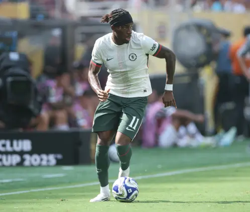 Noni Madueke abandonó al Chelsea antes de la Final del Mundial de Clubes para firmar con el Arsenal. Getty Images Noni Madueke abandonó al Chelsea antes de la Final del Mundial de Clubes para firmar con el Arsenal. Getty Images