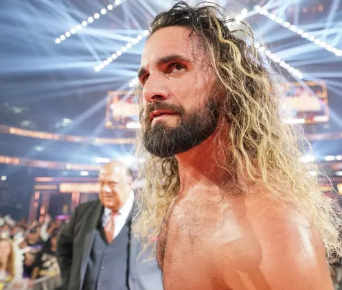 Seth Rollins se lesionó la rodilla en su lucha contra LA Knight en Saturday Nights Main Event. @Planeta_Wrest Seth Rollins se lesionó la rodilla en su lucha contra LA Knight en Saturday Nights Main Event. @Planeta_Wrest