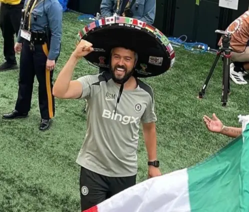 El mexicano Bernardo Cueva puede ganar el Mundial de Clubes como parte del cuerpo técnico del Chelsea. @medranoazteca El mexicano Bernardo Cueva puede ganar el Mundial de Clubes como parte del cuerpo técnico del Chelsea. @medranoazteca