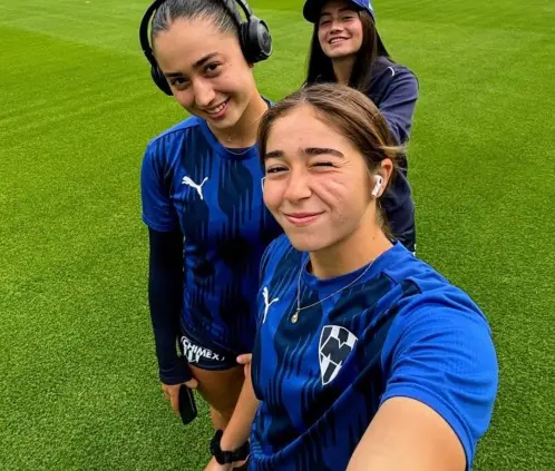 Itsi Prado de 15 años debutará como titular con las Rayadas ante Pumas. @mirandaa.solis Itsi Prado de 15 años debutará como titular con las Rayadas ante Pumas. @mirandaa.solis