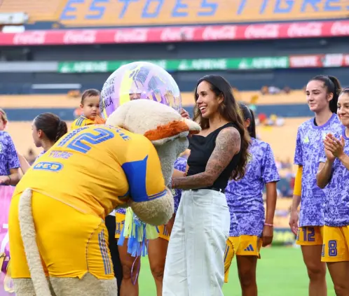 Bianca Sierra colgó los botines y Tigres Femenil le rinde homenaje (Nora Guerrero / Posta Deportes) Bianca Sierra colgó los botines y Tigres Femenil le rinde homenaje (Nora Guerrero / Posta Deportes)