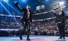 Seth Rollins aparece gravemente lesionado en Evolution, ¿se pierde los SuperShows de WWE en México y SummerSlam?