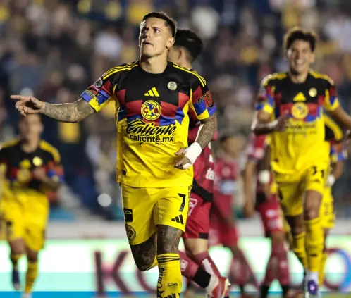 Brían Rodríguez festejó 100 partidos con América marcando un doblete (Daniel Gámez / Posta Deportes)