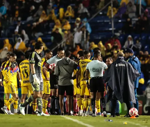 La tormenta detuvo las acciones en el Ciudad de los Deportes (Daniel Gámez / Posta Deportes)