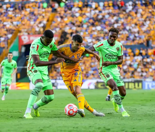 Ángel Correa ya luce los colores y el número 7 de los Tigres (Ricardo Rodríguez / Posta Deportes) Ángel Correa ya luce los colores y el número 7 de los Tigres (Ricardo Rodríguez / Posta Deportes)