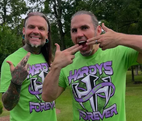 Jeff y Matt Hardy podrían luchar por última vez juntos en Slammiversary 2025 sino llegan a ganar los Campeonatos en Parejas de TNA. @MATTHARDYBRAND Jeff y Matt Hardy podrían luchar por última vez juntos en Slammiversary 2025 sino llegan a ganar los Campeonatos en Parejas de TNA. @MATTHARDYBRAND