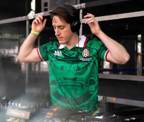 El DJ mexicano Alan Andreu se presentó en Tomorrowland tras no haber tenido éxito como futbolista con el Atlas. @alure_music El DJ mexicano Alan Andreu se presentó en Tomorrowland tras no haber tenido éxito como futbolista con el Atlas. @alure_music