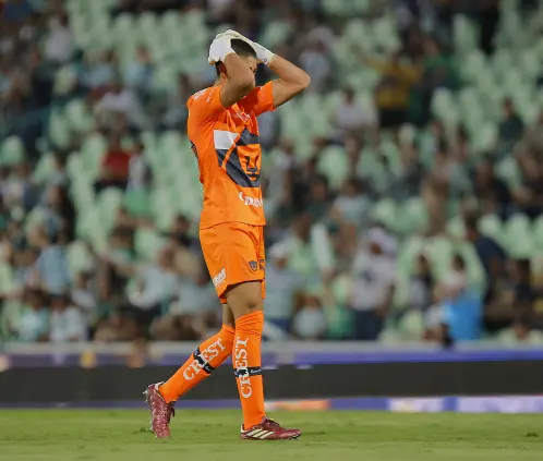 Rodrigo Parra de Pumas fue severamente criticado por la afición de Pumas por su error en el primer gol del Pachuca. Getty Images Rodrigo Parra de Pumas fue severamente criticado por la afición de Pumas por su error en el primer gol del Pachuca. Getty Images