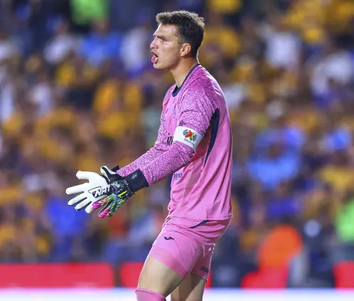 Sebastián Jurado, arquero del FC Juárez, infringió las reglas básicas de la FIFA al salir a jugar con un uniforme del mismo color que el de Nahuel Guzmán de Tigres. Ricardo Rodríguez Sebastián Jurado, arquero del FC Juárez, infringió las reglas básicas de la FIFA al salir a jugar con un uniforme del mismo color que el de Nahuel Guzmán de Tigres. Ricardo Rodríguez