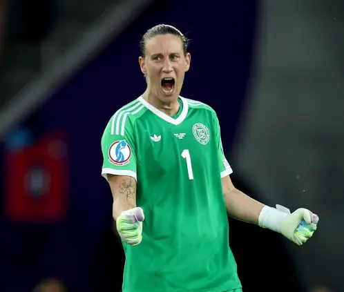 Ann-Katrin Berger venció al cáncer y brilla en la Eurocopa (Photo by Alexander Hassenstein/Getty Images) Ann-Katrin Berger venció al cáncer y brilla en la Eurocopa (Photo by Alexander Hassenstein/Getty Images)
